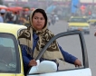 Първата жена таксиметров шофьор в Афганистан