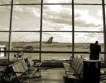 До 2012 остават строгите правила в самолетите 
