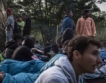 Мигранти: Централна Европа поема контрола